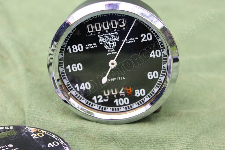 SMITHS S467/7/L 180 KM chronometric kilometer teller speedometer tacho