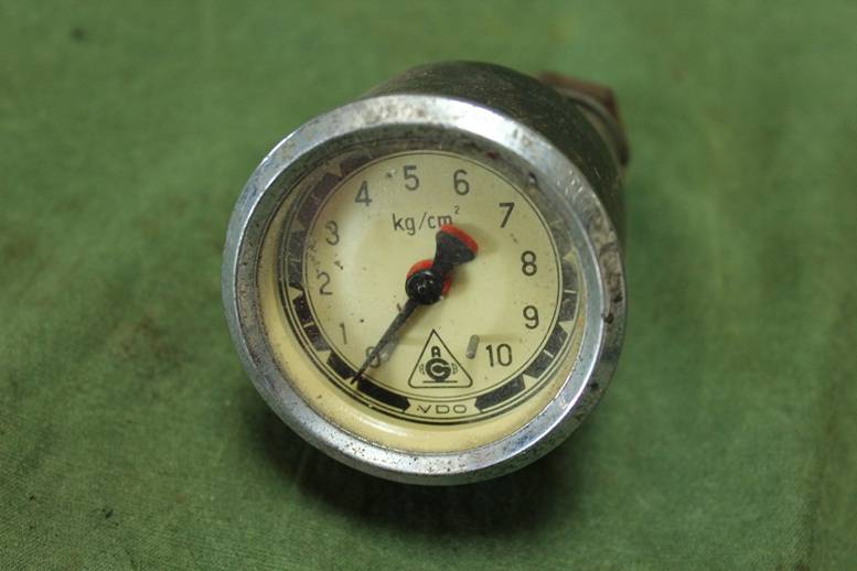 VDO 10 KG / CM2 1953 air pressure gauge luchtdruk meter truck LKW luft  / brems druckmesser brake rem druk