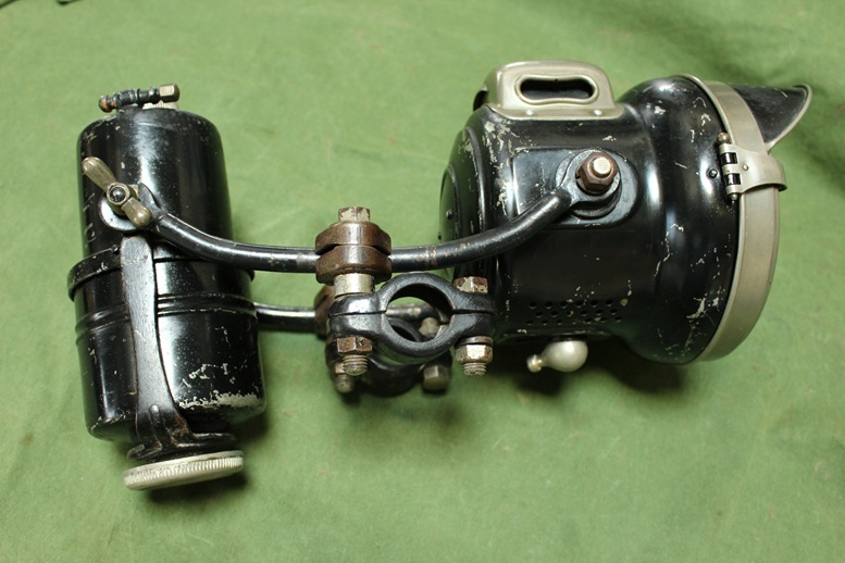 Desmo Birmingham 1920’s motorfiets carbidlamp set motorcycle acetylene set motorrad Karbidlampe satz