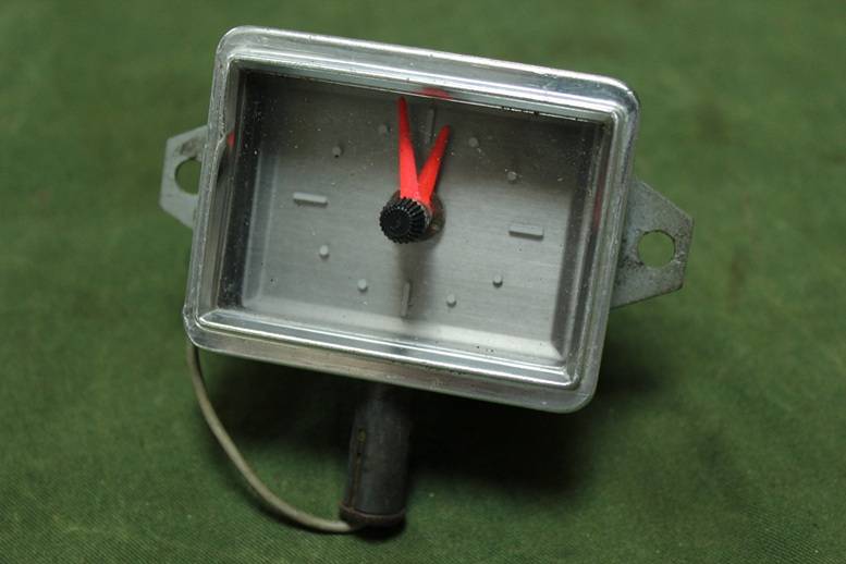 Kienzle automatic Opel 1965 12 volts auto klokje car clock PKW Uhr