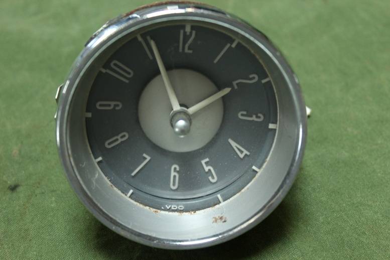 VW VDO Kienzle 1965 auto klok PKW Uhr car clock 6 volts part no. 311 919 201