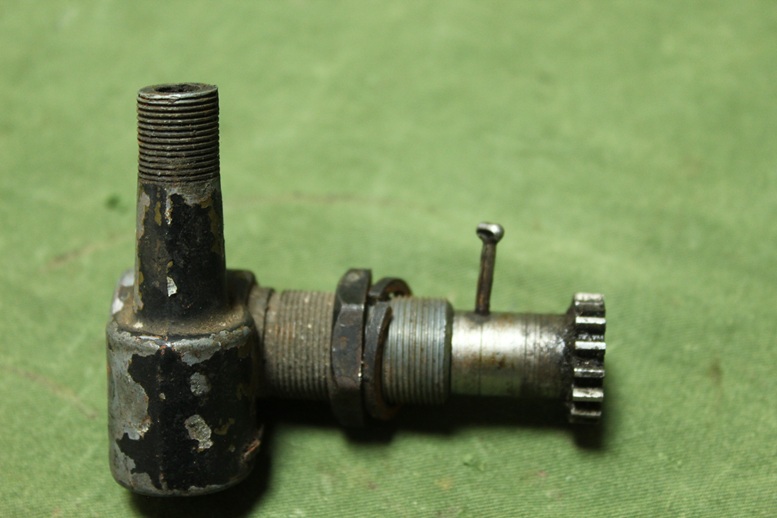 Smiths haakse kilometer teller aandrijving WD ? WOII angled speedometer drive tacho antrieb
